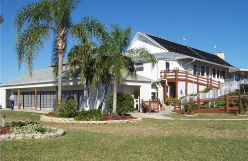 Stylish 2 bedroom home Steps from private beach - Foto 26