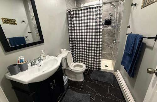 EWRBNB - Rare Find! Huge 3BR Apartment with Open Layout minutes from Newark Airport & NYC - Apartment # 2 - Foto 19