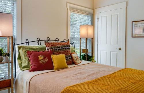 Charming Granville Home with Porch - Walk Downtown! - Foto 16