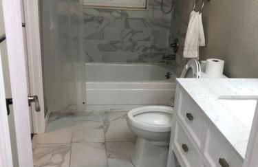 MileHi Vacation Home Pet Friendly - Foto 40