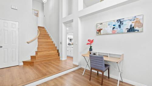 Stylish Home w Full Kitchen Garage Backyard - Foto 4