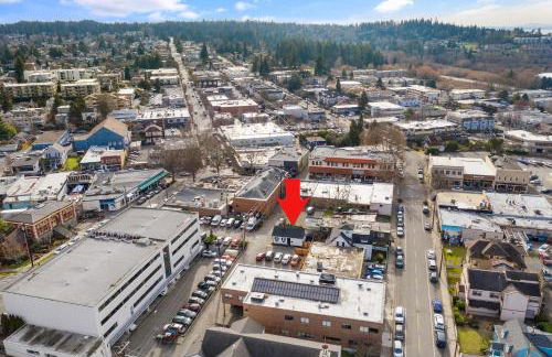 Downtown location Near the Beach Dog Friendly - Photo 57