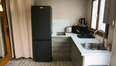 Havre de Paix avec Jardin privatif et Parking Gratuit à 15 min de Versailles - Foto 2