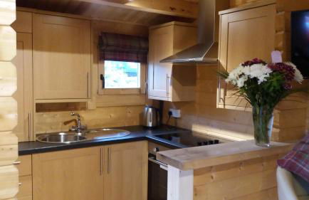 Lochinvar - Highland Log Cabin with Private Hot Tub - Photo 6