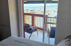 SUPER FLAT 180 graus em Angra dos Reis , Frente Mar na Marina Piratas com estacionamento - Foto 52