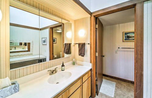 Quiet Home with Graeagle Meadows Golf Course View! - Foto 21