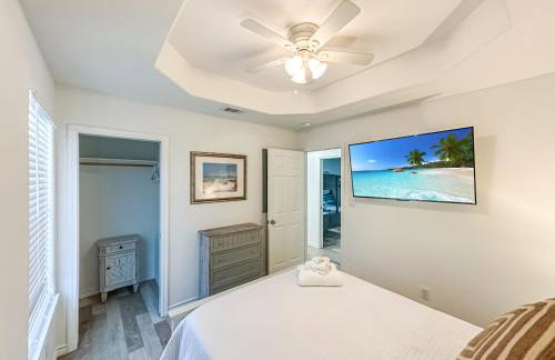 3BR Beach Retreat - Tiki Bar, Ocean Deck, Pet-Friendly & Sleeps 10 - Foto 19
