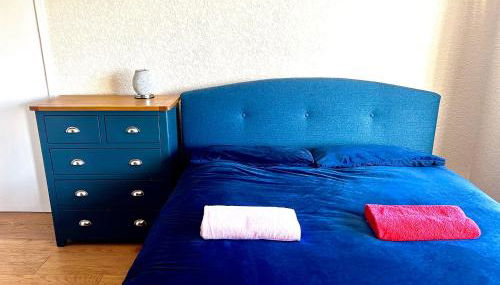 Spacious 3-Bed Family Retreat with Cosy Living and Garden! Free parking - Foto 5