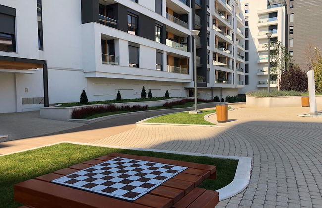 Central Garden Apartment - Photo 11