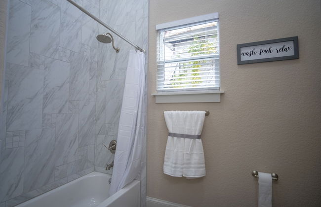 Brand NEW Large Impressive House Near Downtown! - Photo 37