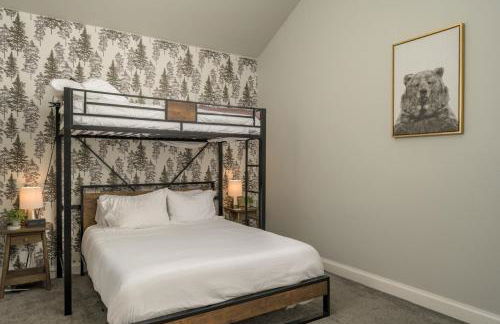 Luxe 4BR Mtn Retreat With Stunning Views Near Ski AndHikes - Foto 48