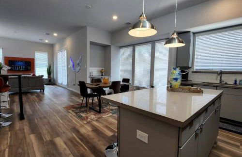 Galleria Exquisite Three Story Home Brand New Development - Foto 23