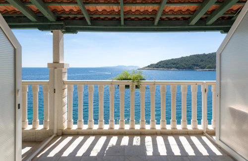 Superb Beachfront Luxury Seaview with Private Beach - Photo 33