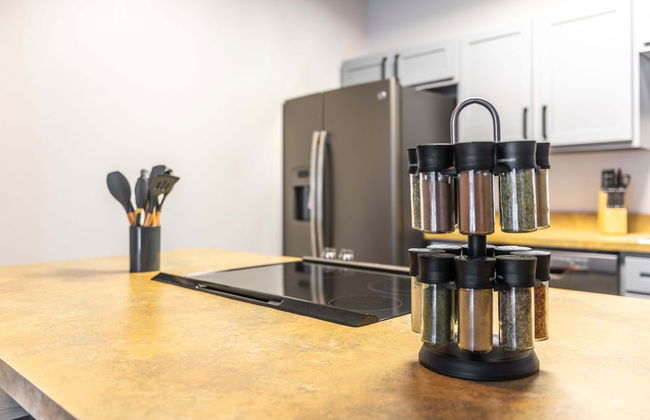 Luxury Historic Loft with Gym - Photo 79