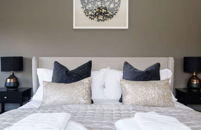 Serene Riverside 6BR Luxury Retreat in Curdridge - Photo 25