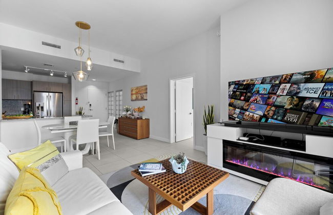 Spacious 2-Bedroom Condo at Doral Park - Photo 17