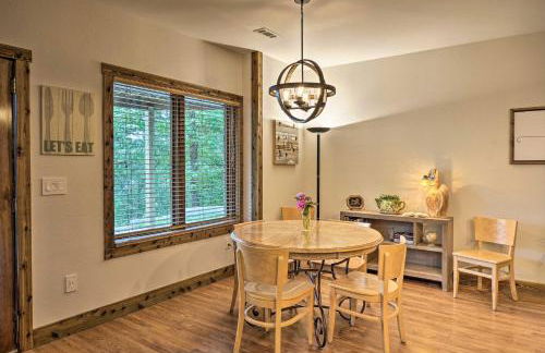 Beaver Lake Retreat with Lake Access and Fire Pit! - Foto 9