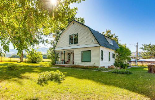 Patio and Mountain Views Farmhouse in Mancos! - Foto 1