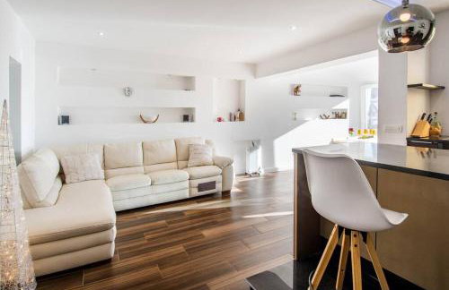 Luxury apartment Martinis with pool - Photo 7