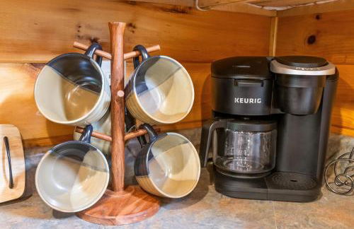 A Creek Runs Thru It - Secluded Waterfront Cabin - Foto 15