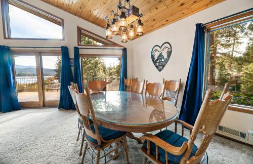 North Shore Lakefront - Spacious Lakefront with Hot Tub, & Game Room - Foto 54