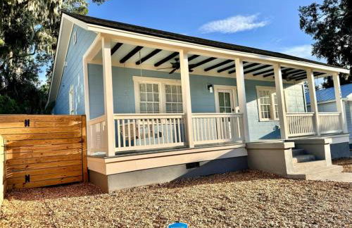 Newest Cottage Downtown. Pet Yes - Photo 16