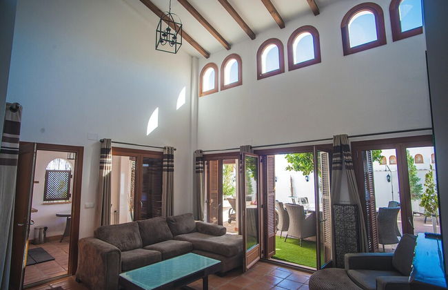 Luxurious Villa in Baños y Mendigo, Spain - Perfect for Families and Groups - Photo 5