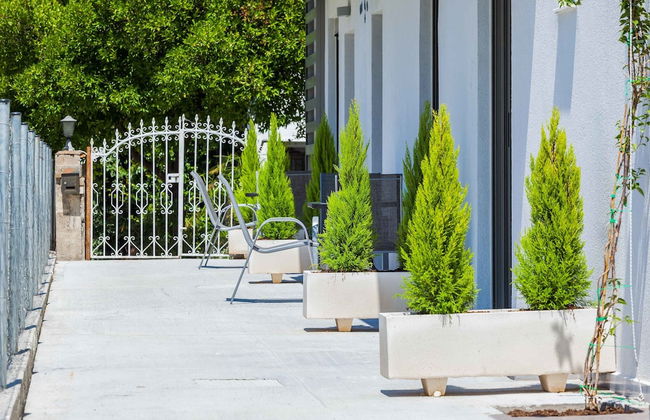 Nymphes Deluxe Accommodation - Photo 37