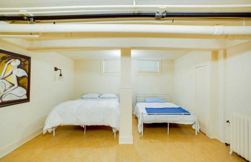 Charming MPLS Home with Patio - Walk to Uptown! - Foto 30