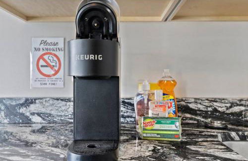 Beach Block Parking Modern Decor Porch - Foto 26