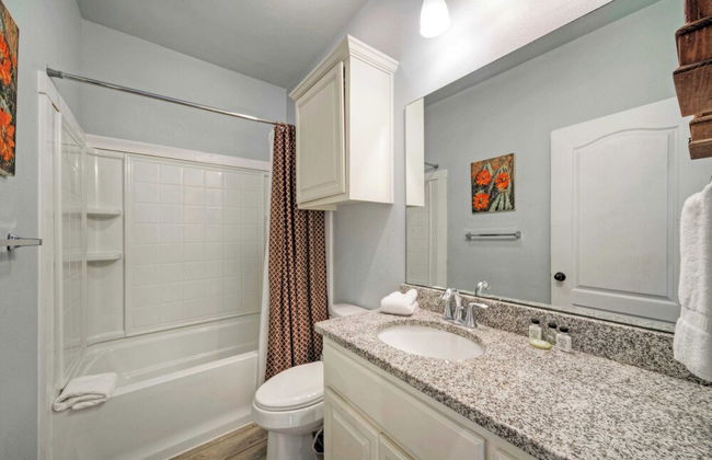 Group Getaway w/ Pool, Boat Dock 2 Homes Laguna Village Retreat by Avantstay - Foto 18