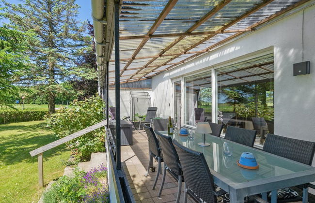 "Slavjanka" - 2km from the sea - Foto 17