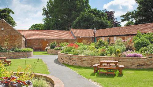 Close Cottage - W41944 - Photo 2