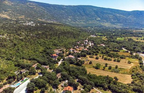 Lovely Home In Susnjevica With Kitchen - Photo 10