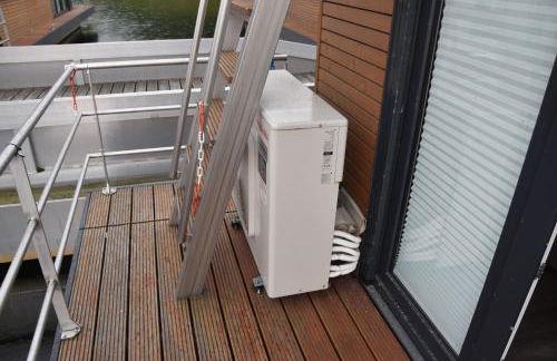 Schwimmende Ferienwohnung, Hausboot Urlaub als Festlieger am Steg - Foto 11