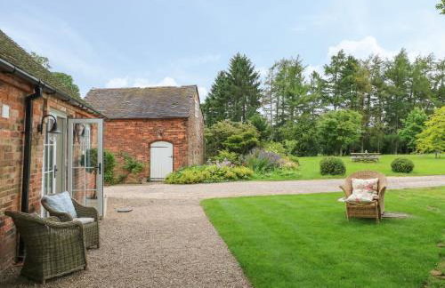 March Hare - Photo 2