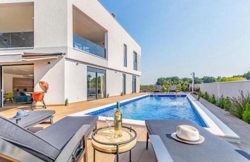 Beautiful Home In Porec With Kitchen - Foto 13