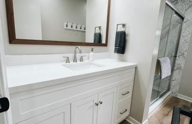 Newly Renovated Home With Pool - Foto 46