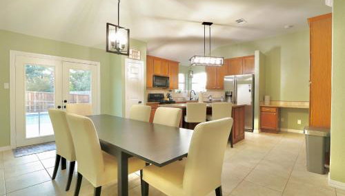 Gorgeous 4 bedroom 2,5 bath Home with Heated Pool, Spa & Game Room close to DFW Airport - Foto 5