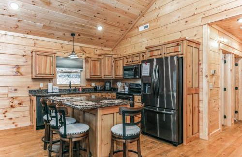 Brand New 2BR2BA Cabin Cherry Log Big Hot Tub Views - Foto 8