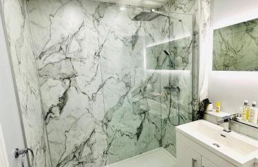 Kilmartin Court Apartments - No3 By The Sea & No2 With A View - free parking - Foto 35