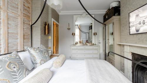 Stylishly Designed Private Home in Central Windsor - Photo 3