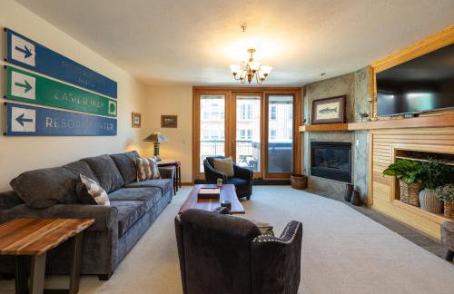 Ski in Ski out Main Street Balcony Hot Tub - Photo 13