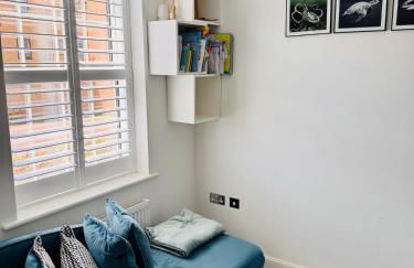 The Grand 4-Bed Ebbsfleet Home - Big Garden & Parking Space, Near Bluewater - Foto 52