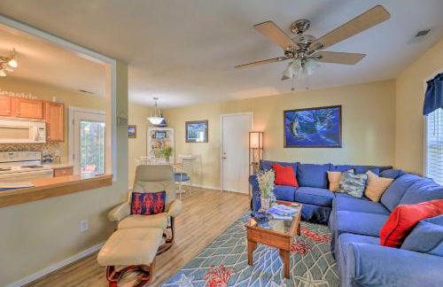 Beaufort Pad with Patio 3 Blocks to Waterfront! - Foto 5