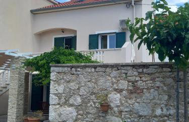 Apartments with parking space Susica, Ugljan - 21618 - Foto 1