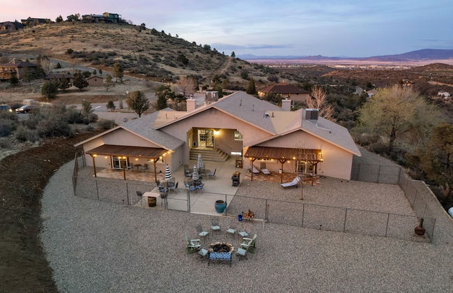 New Luxury Prescott Lynx B B 4k ft2 Sleeps 22 - Photo 8