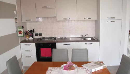 Luminoso Trilocale con Piscina e Giardino privato - Foto 2