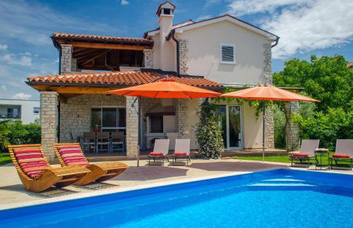 Villa in Novigrad with Pool near Beach - Foto 2