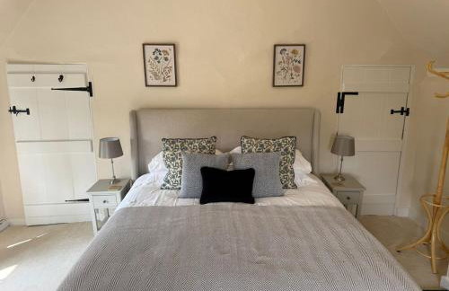 Pretty 2 Bedroom Cottage in Skirmett with Parking - Foto 9